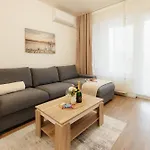 Bory Retreat With Balcony And Parking Space Pressburg