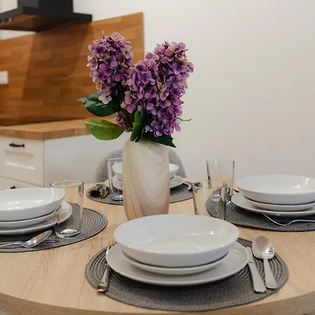 Bory Retreat With Balcony And Parking Space 아파트 브라티슬라바