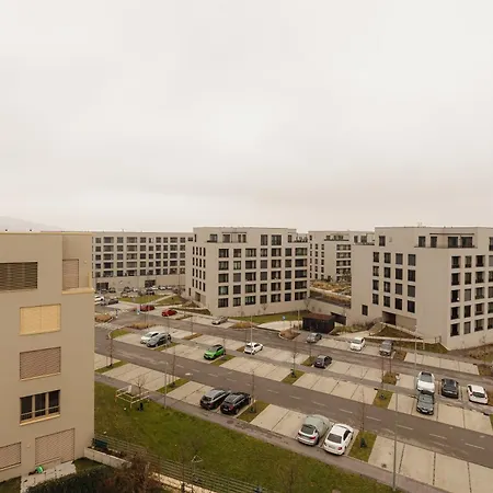 Bory Retreat With Balcony And Parking Space Apartman