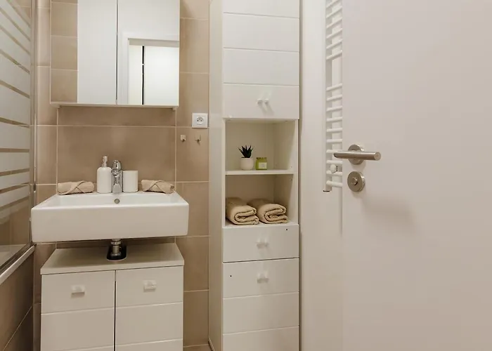 Bory Retreat With Balcony And Parking Space Apartman