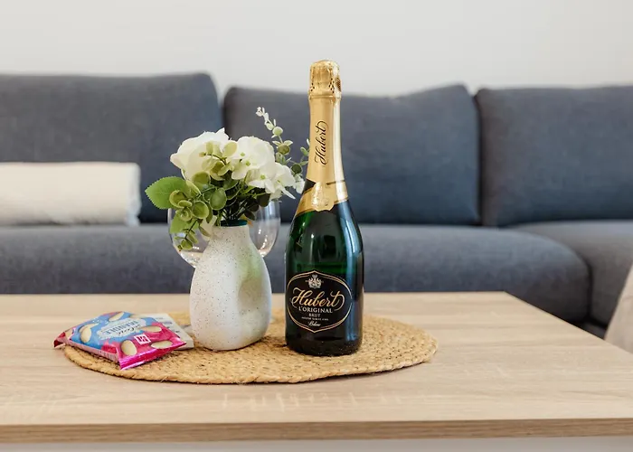 דירה Bory Retreat With Balcony And Parking Space ברטיסלאבה