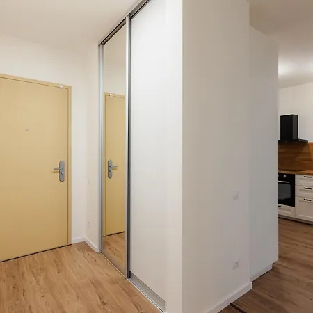 Appartamento Bory Retreat With Balcony And Parking Space Bratislava