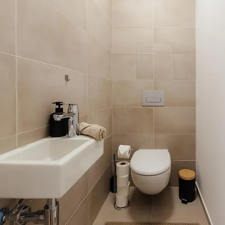 Appartamento Bory Retreat With Balcony And Parking Space Bratislava