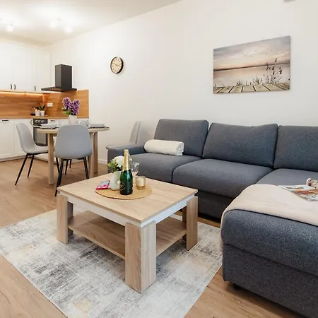 Bory Retreat With Balcony And Parking Space Appartamento Bratislava