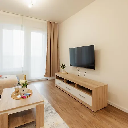 Bory Retreat With Balcony And Parking Space *